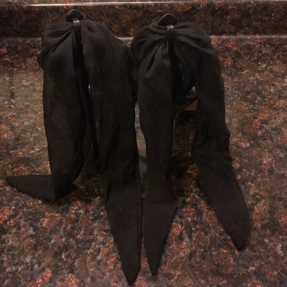 JLo Black Heels - Picture 4 of 8